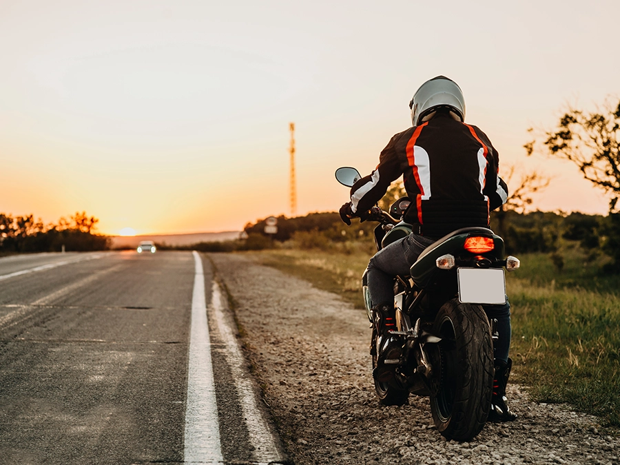 白バイと市販バイクの違い